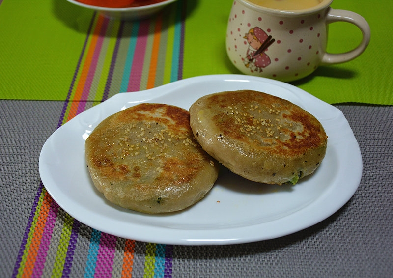 猪肉萝卜缨馅饼的做法