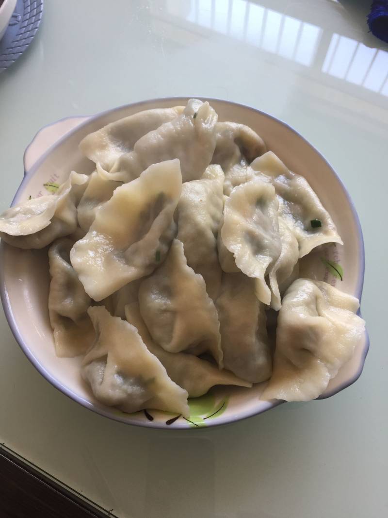 韭菜肉活馅饺子的做法