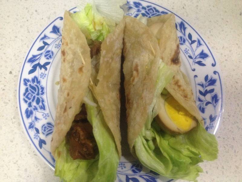 酱肉卷饼  蛋菜卷饼的做法