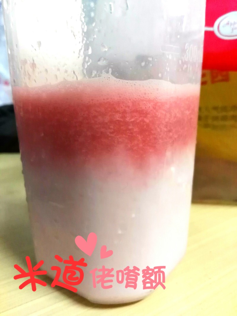 夏日冰冰凉——西瓜牛奶饮的做法