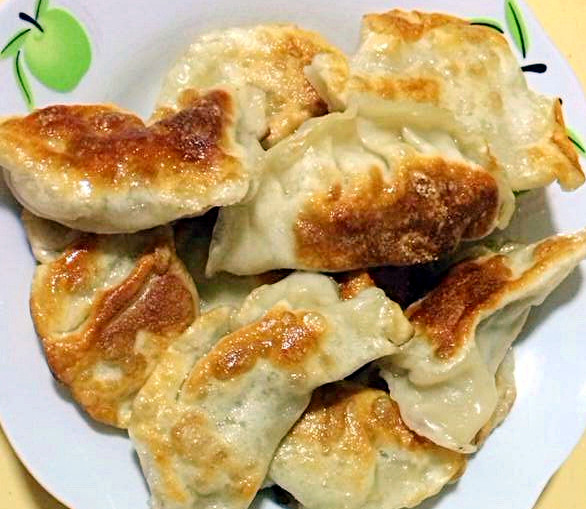 土猪肉大白菜煎饺的做法