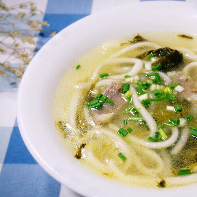 酸菜肉片土豆粉的做法