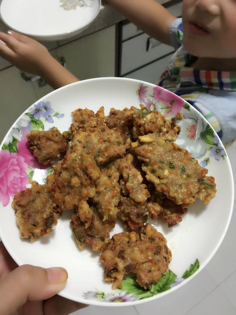 青椒香菇胡萝卜饼的做法