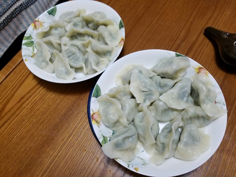 油麦菜鸡蛋水饺的做法