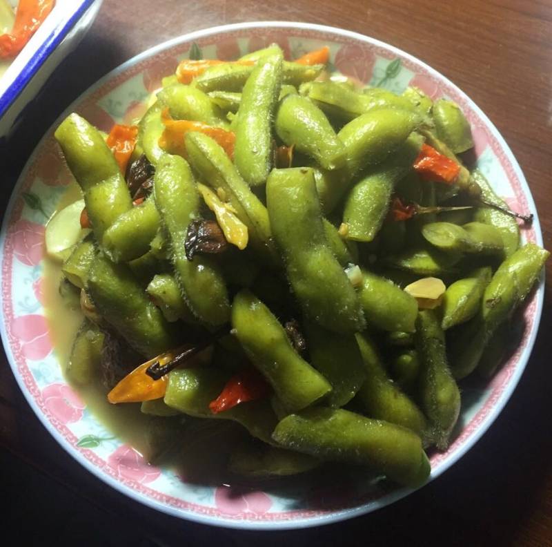 电饭煲毛豆（香辣）的做法