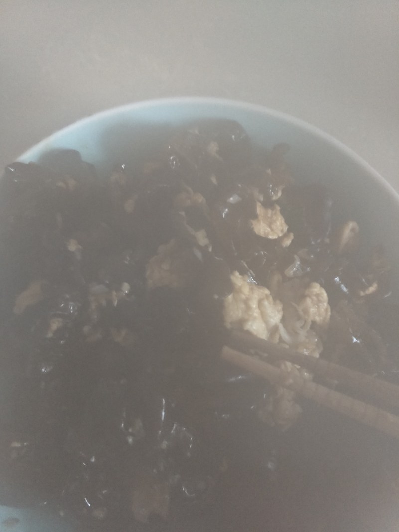 木耳炒鸡蛋的做法