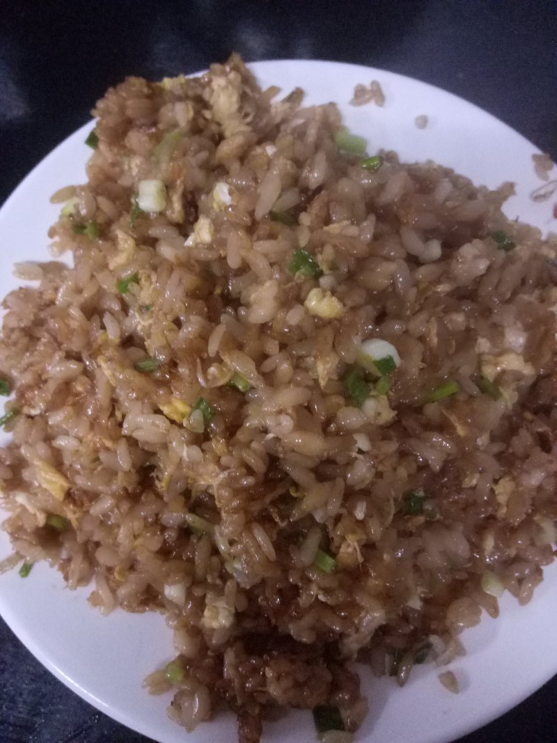 酱油蛋炒饭的做法