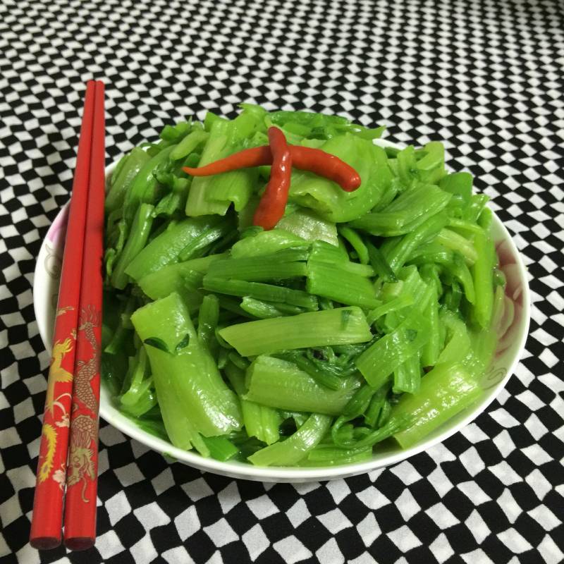 炒菠菜梗的做法