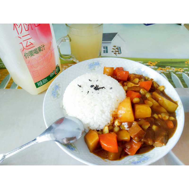 日月套餐～土豆咖喱牛肉饭的做法