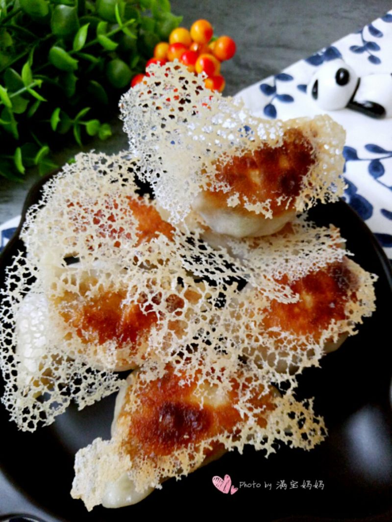 冰花煎饺（香菇猪肉馅）的做法