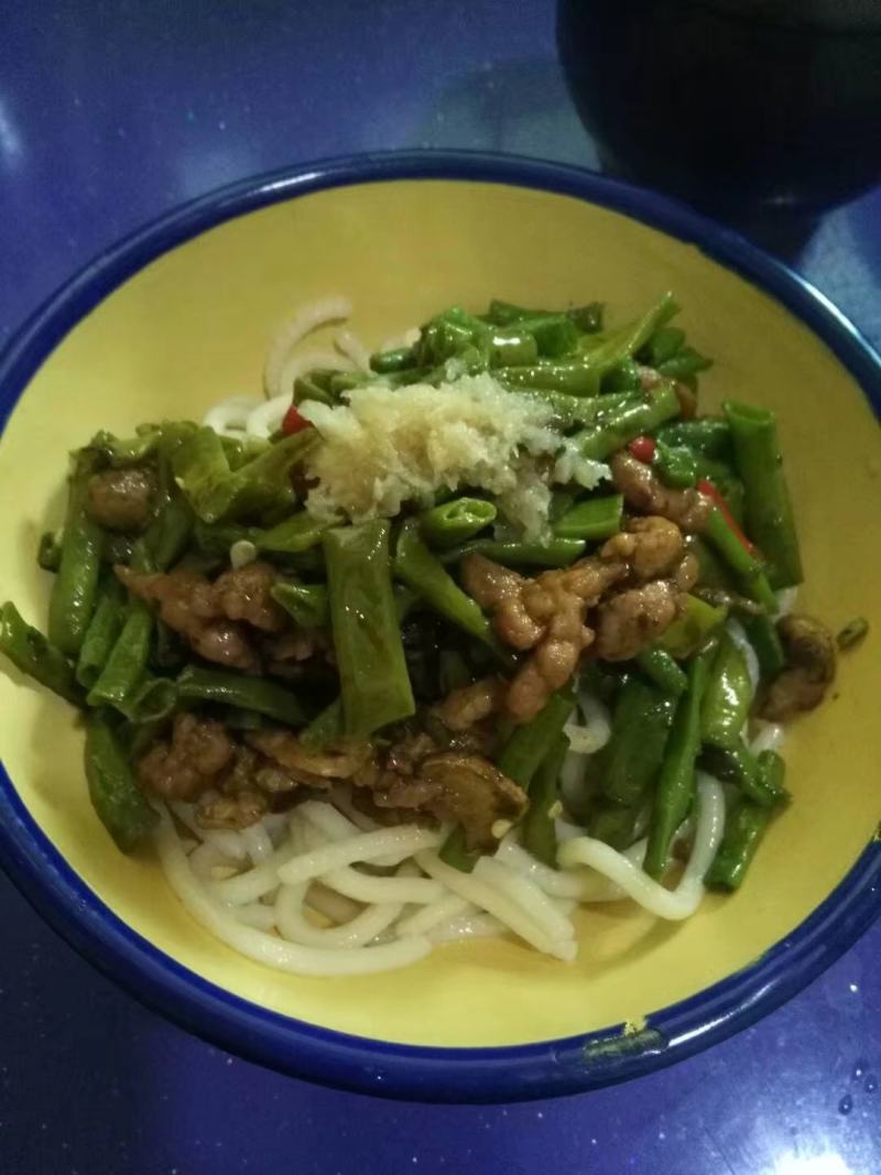 又辣又好吃的肉丝豆角捞面条，超级下饭的做法