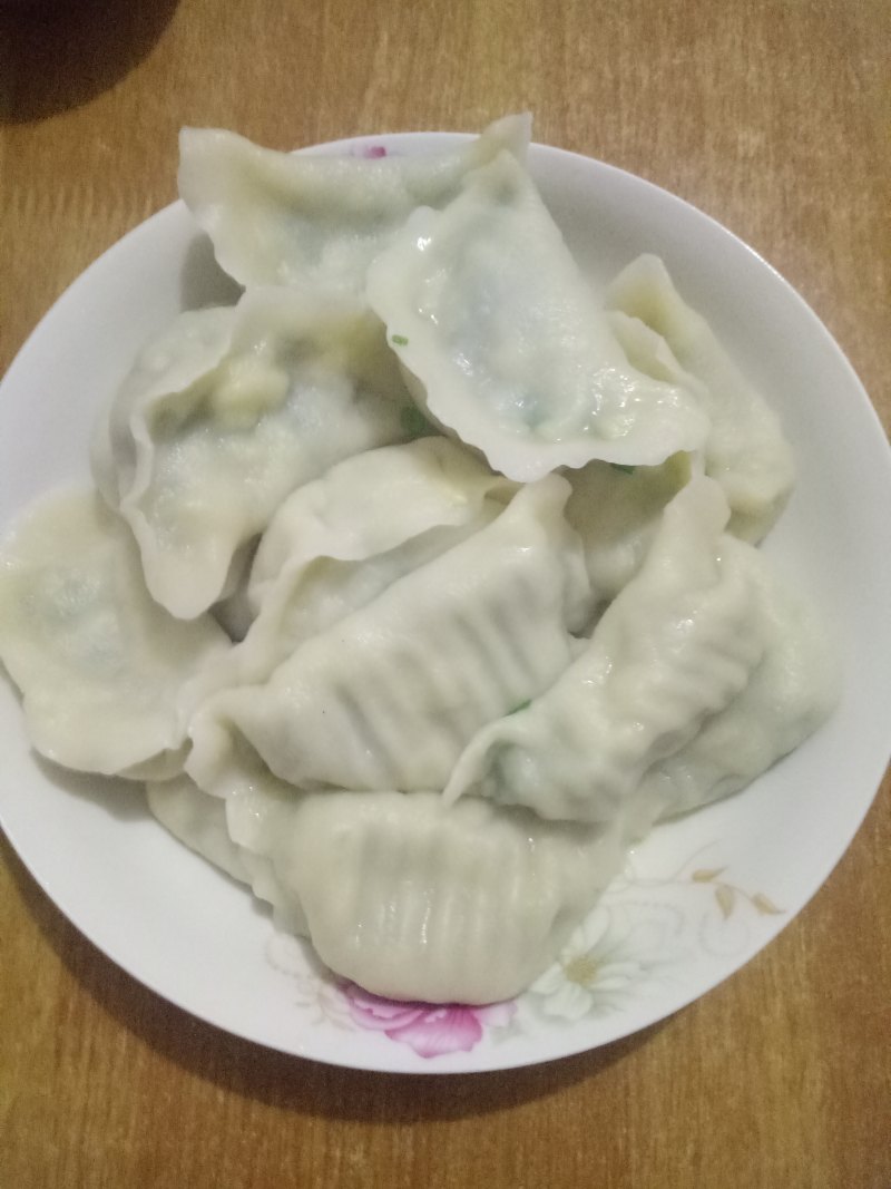 韭菜鸡蛋水饺的做法