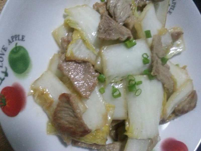 白菜杆炒肉片的做法