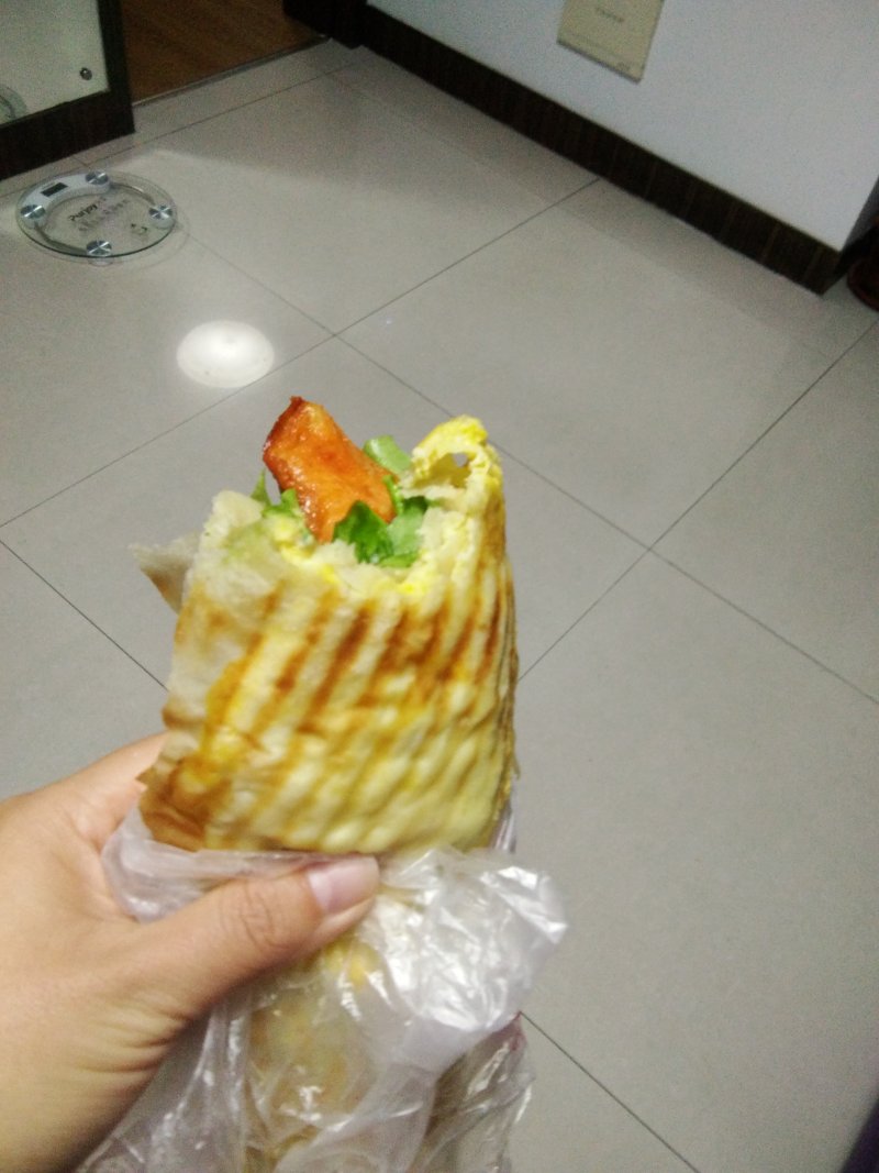 鸡蛋灌饼的做法