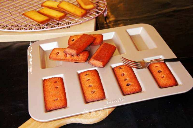 经典美味分享，#烤箱美食#红曲酒糟加州葡萄干费南雪的制作方法