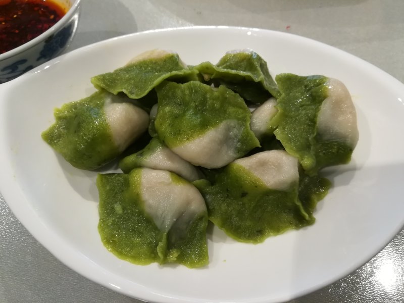 白菜果仁饺子的做法