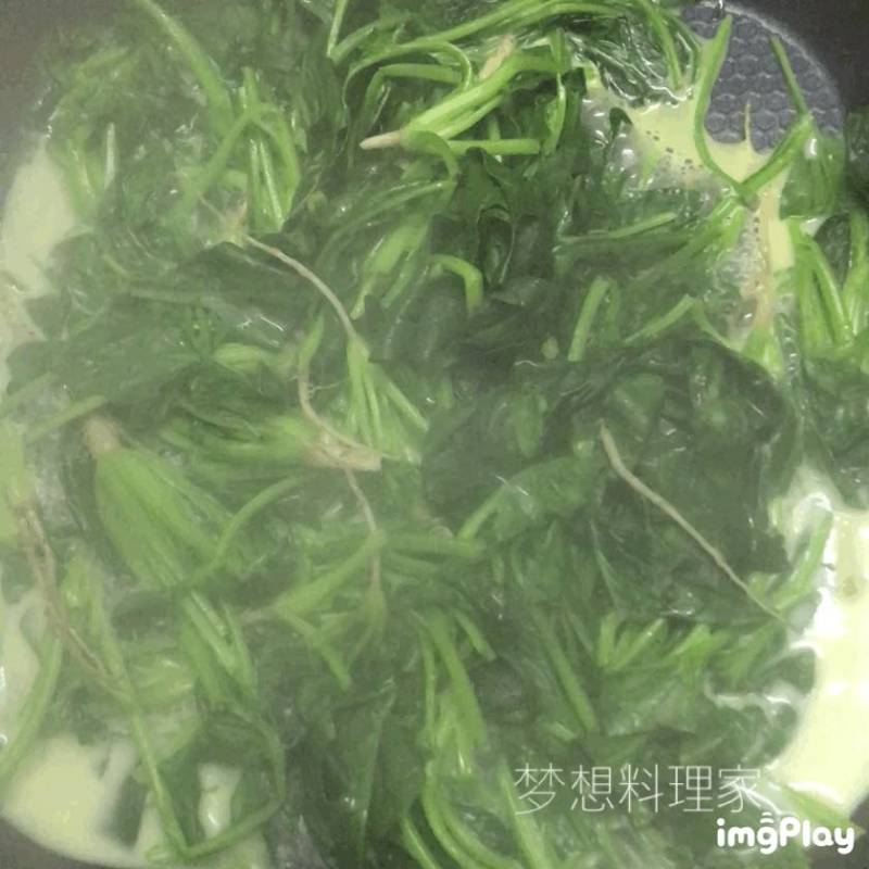 牛奶炖菠菜的做法