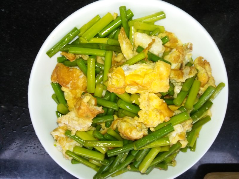 “ 鸡蛋美食 ”蒜薹炒鸡蛋的做法