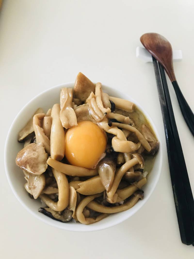 杂菌鸡蛋拌饭的做法