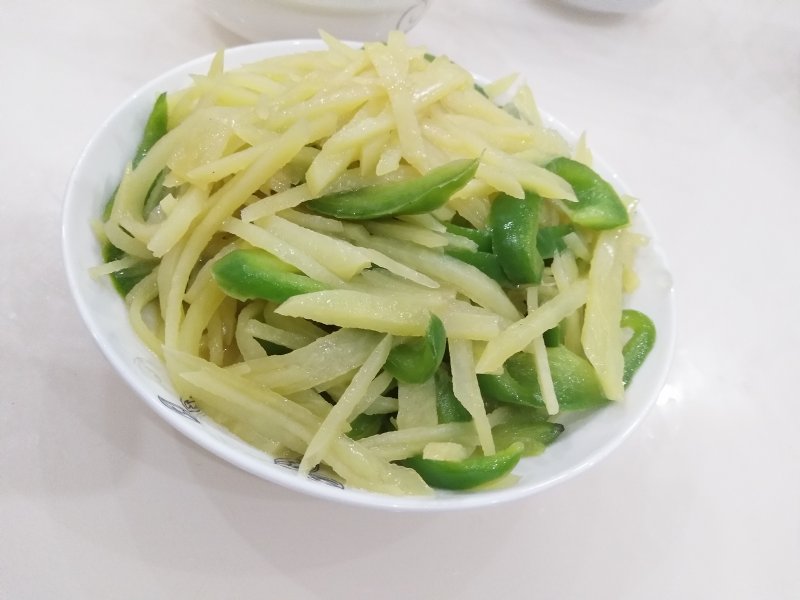 快手清爽菜青椒土豆丝的做法