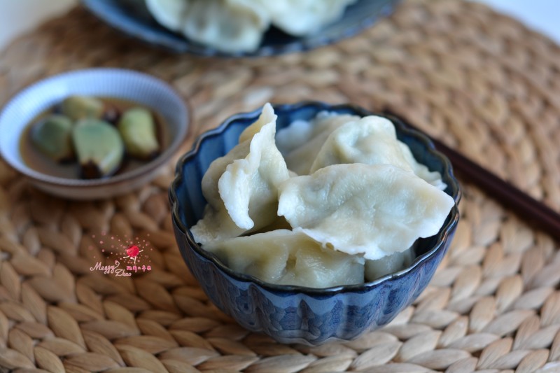 猪肉芹菜叶饺子的做法