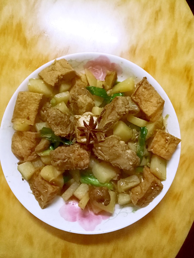 豆腐土豆烧排骨的做法