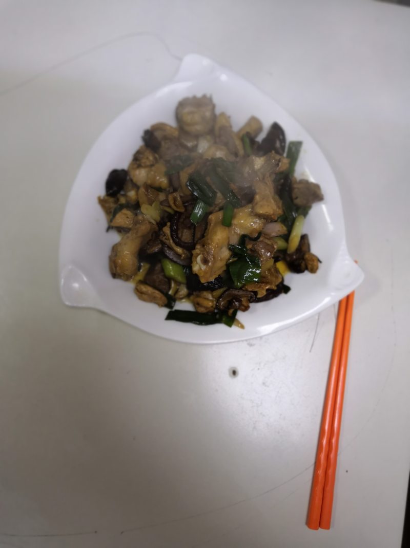 香菇炒鸡的做法