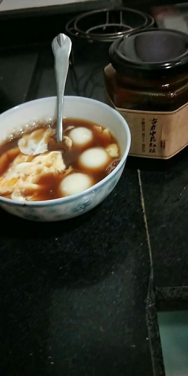 红糖配鸡蛋的做法