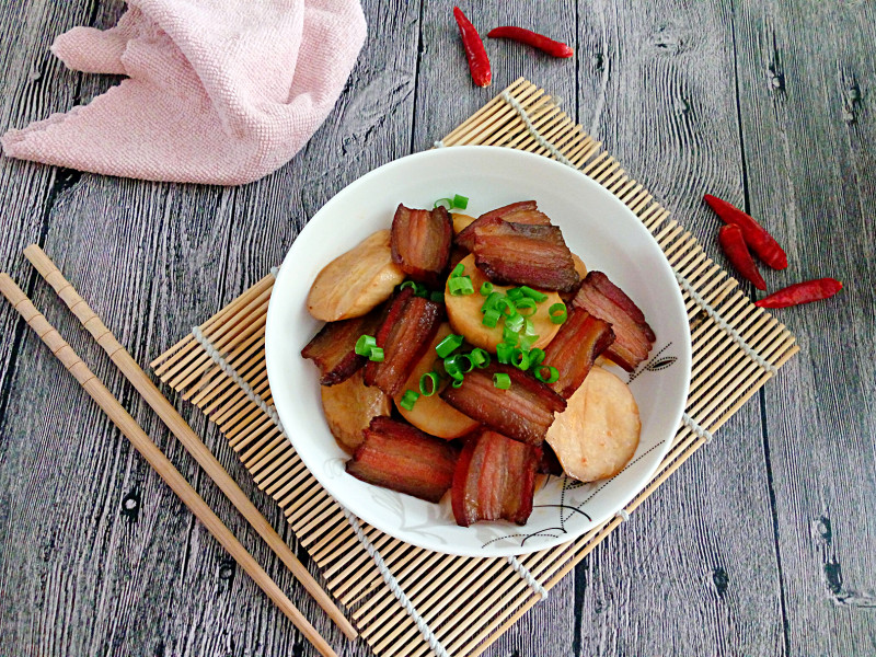 杏鲍菇炒腊肉的做法