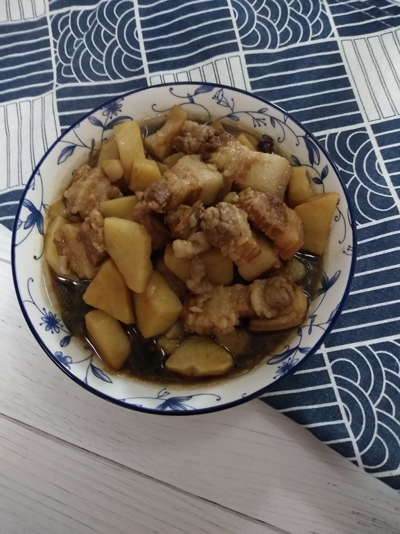 高压锅版红烧肉土豆的做法