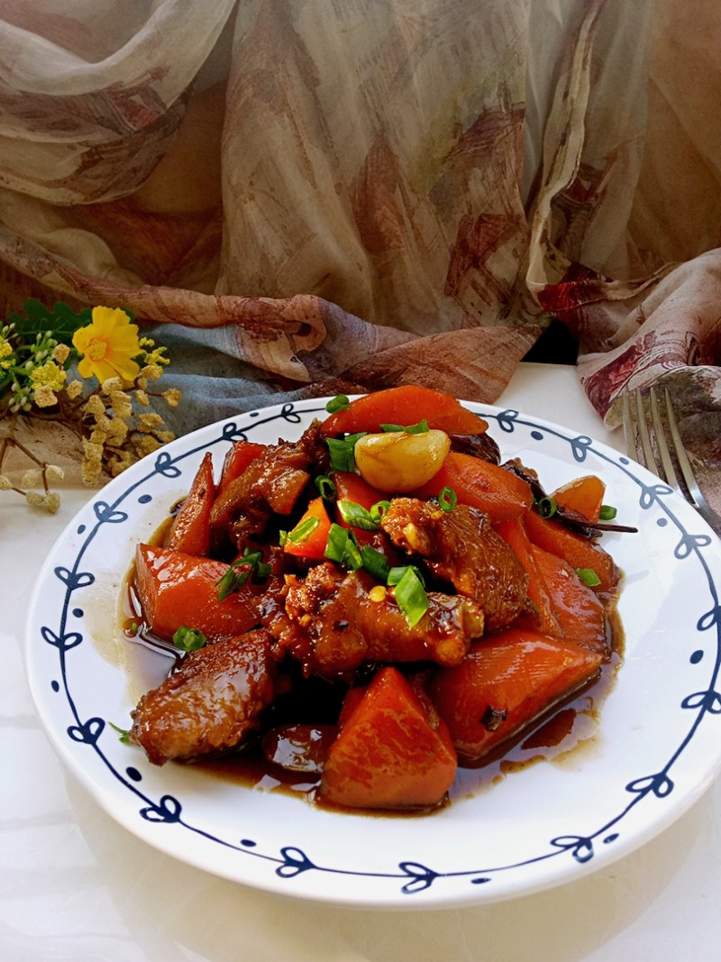 “夏日懒人餐”胡萝卜烧鸡翅的做法