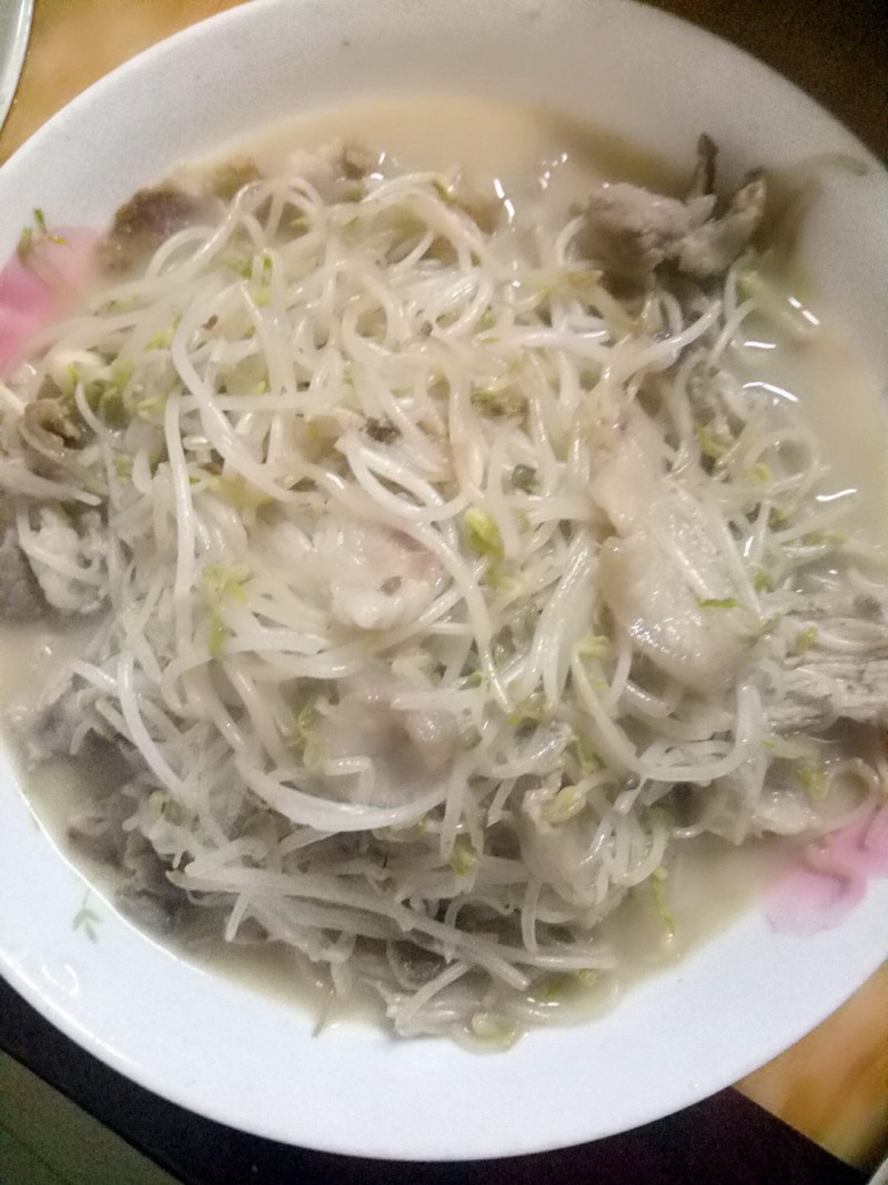 绿豆芽炒肉片的做法