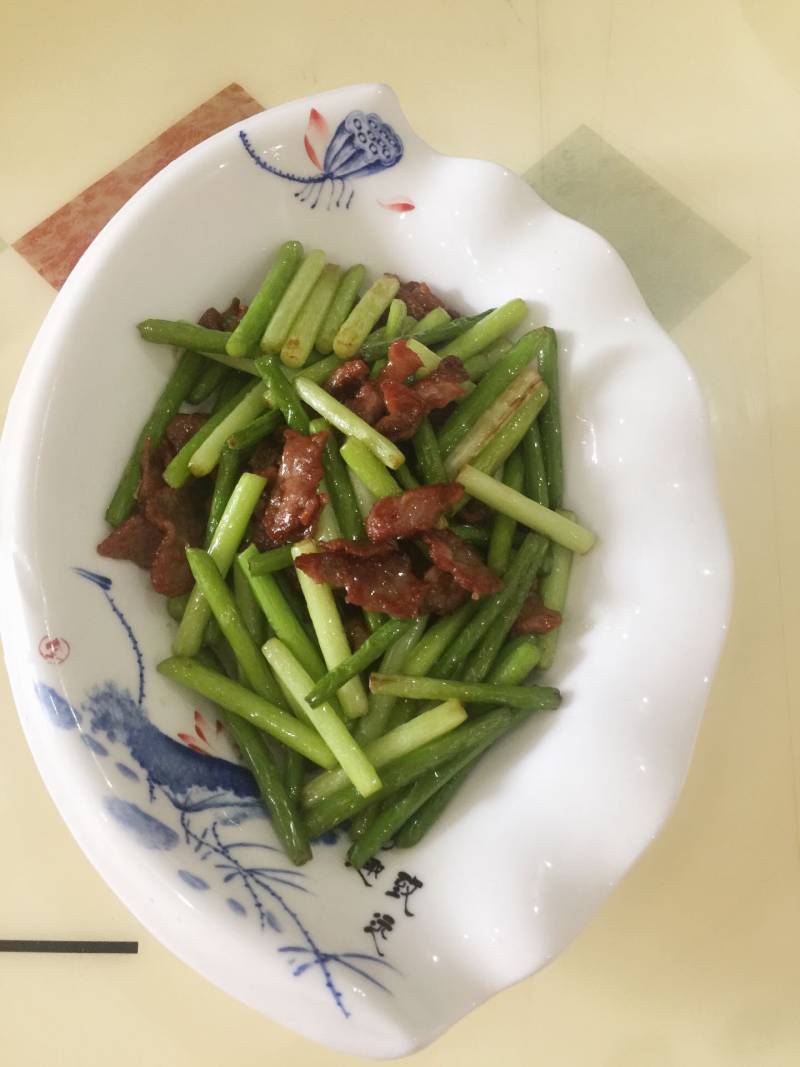 蒜苔炒肉的做法