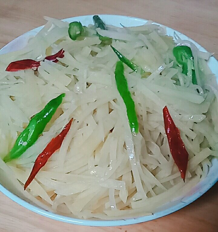 “快手小炒菜”素炒土豆丝的做法