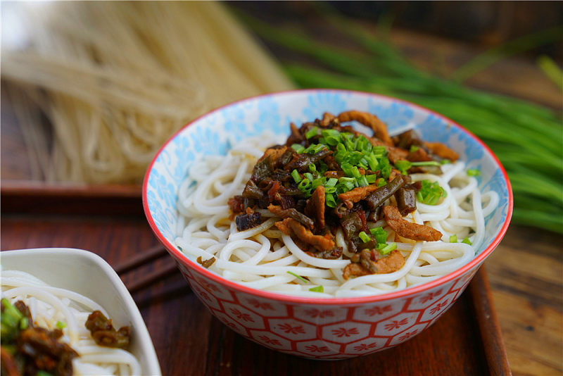 豆角肉丝米粉的做法