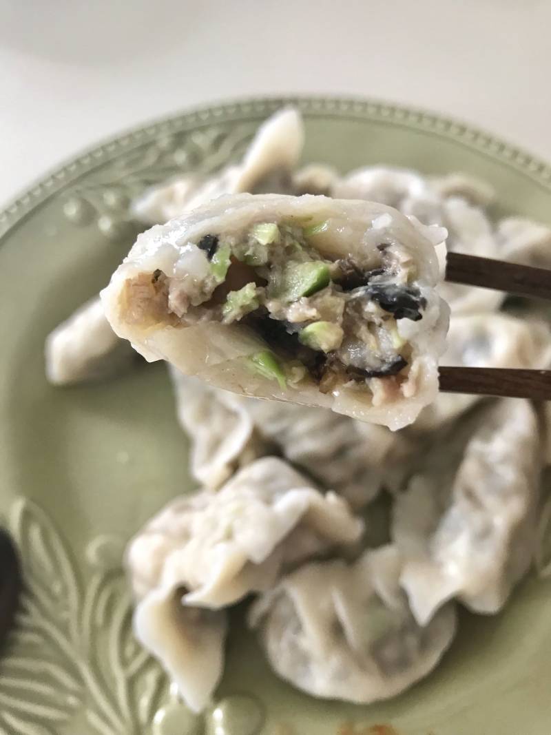 芦笋木耳虾仁水饺（完整版）的做法