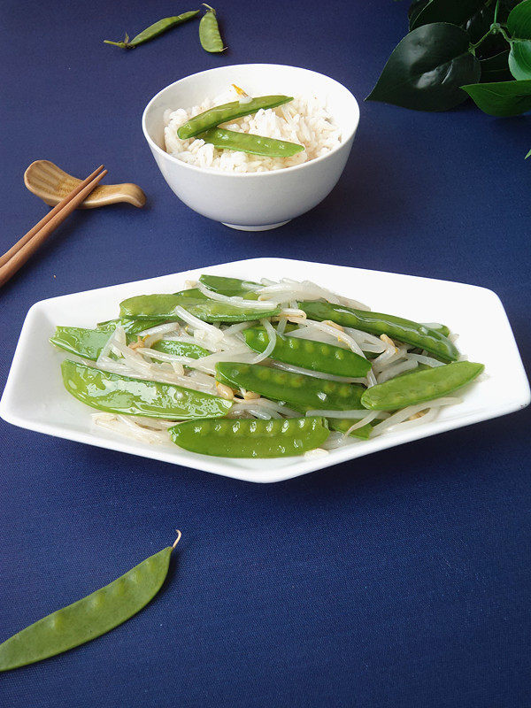 豆芽菜炒荷兰豆的做法