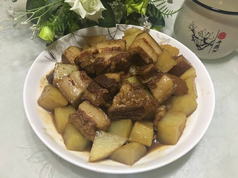 红烧肉炖土豆的做法