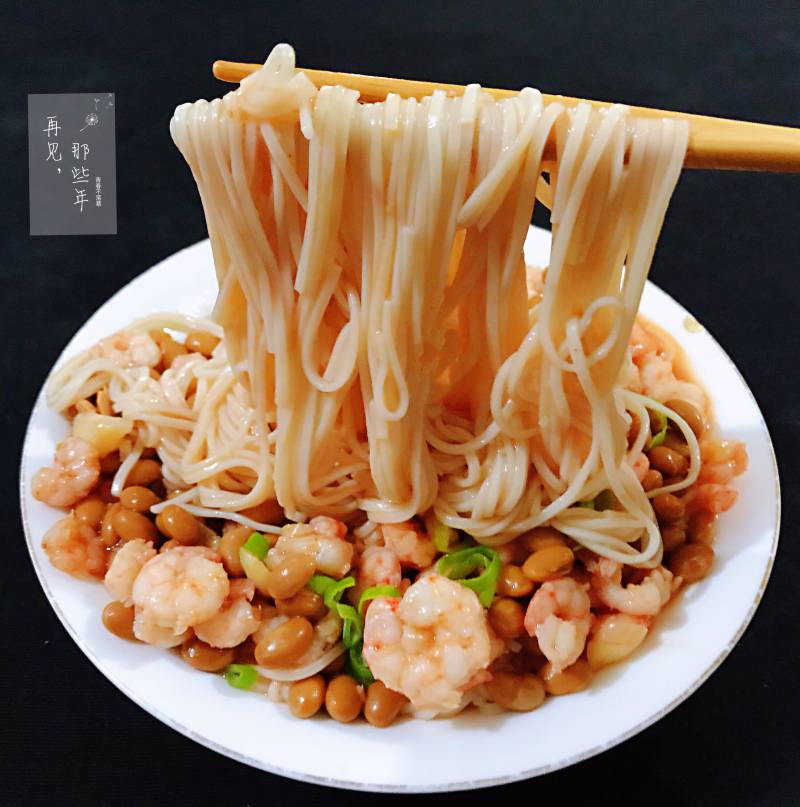 虾仁茄汁黄豆面#面食#的做法