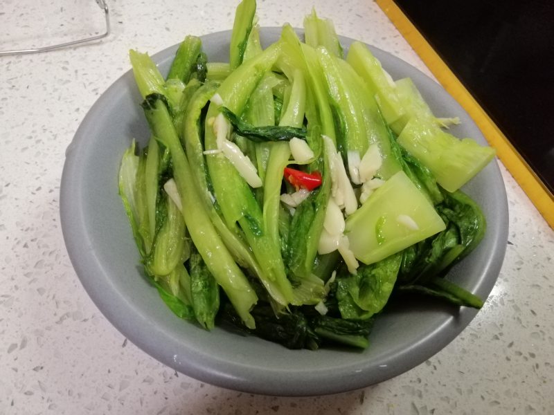 蒜蓉炒油麦菜的做法