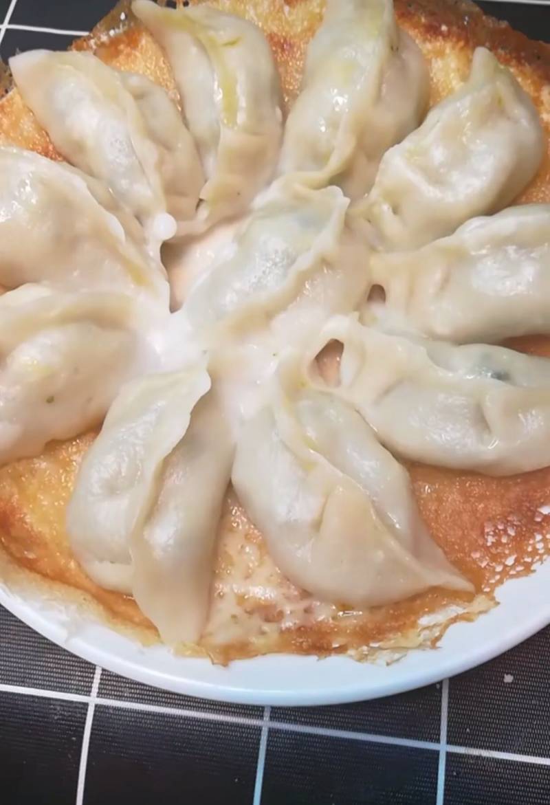 冰花煎饺的做法