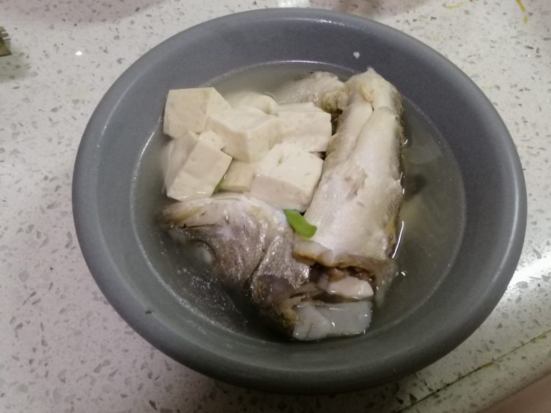 鲈鱼豆腐汤的做法