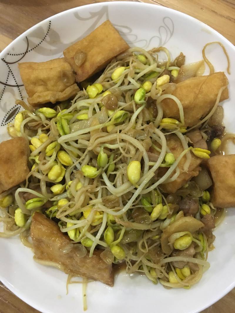 油豆腐炖豆芽的做法