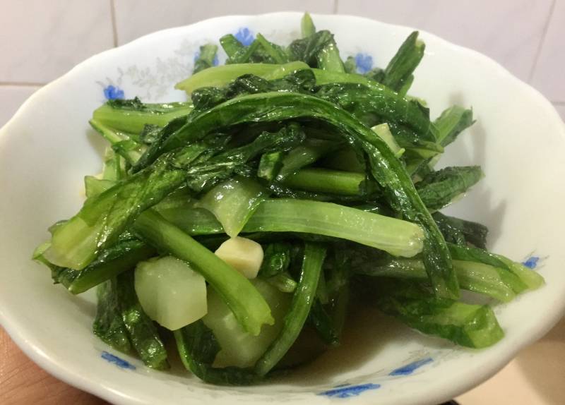 冬日绿色之  蒜香油麦菜的做法