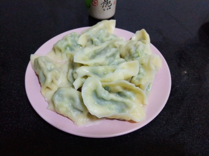 海灵菇虾爬肉韭菜水饺的做法