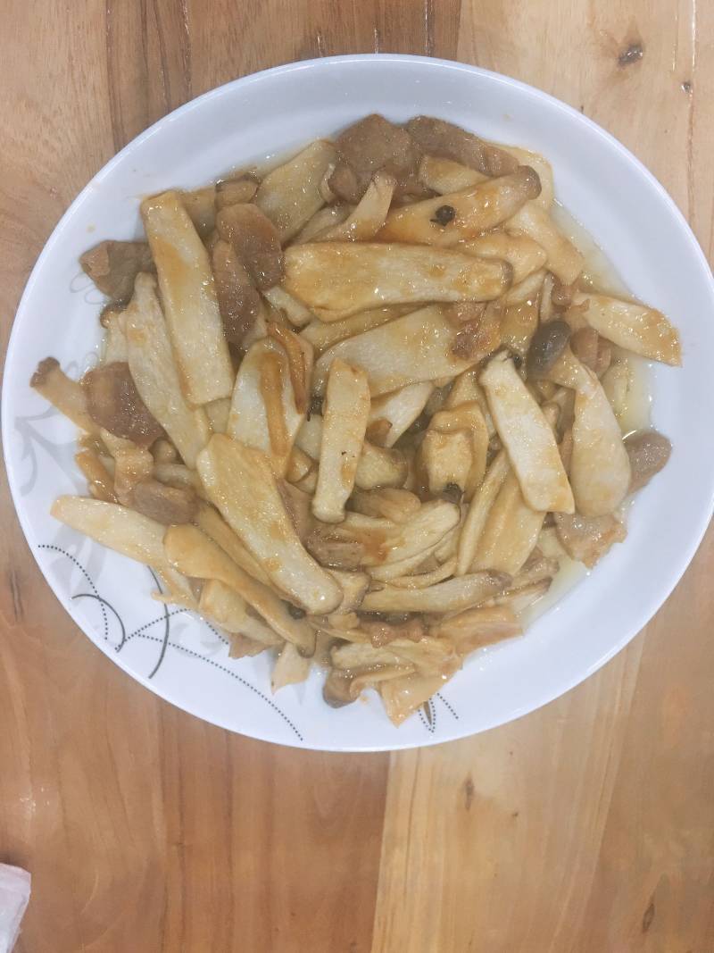 杏鲍菇炒肉的做法