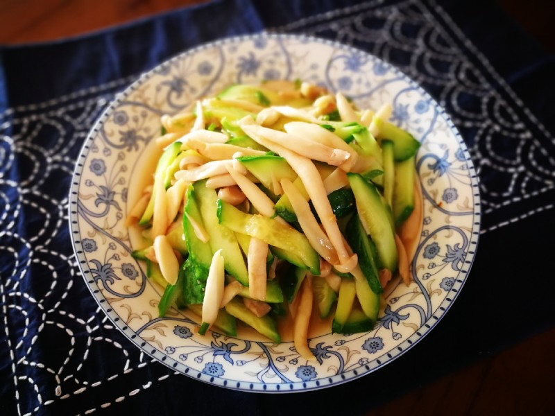 超简单素食～白玉菇炒黄瓜的做法