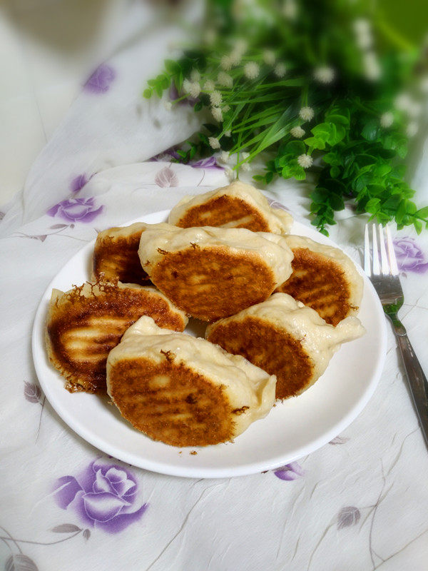 荠菜猪肉炉包的做法