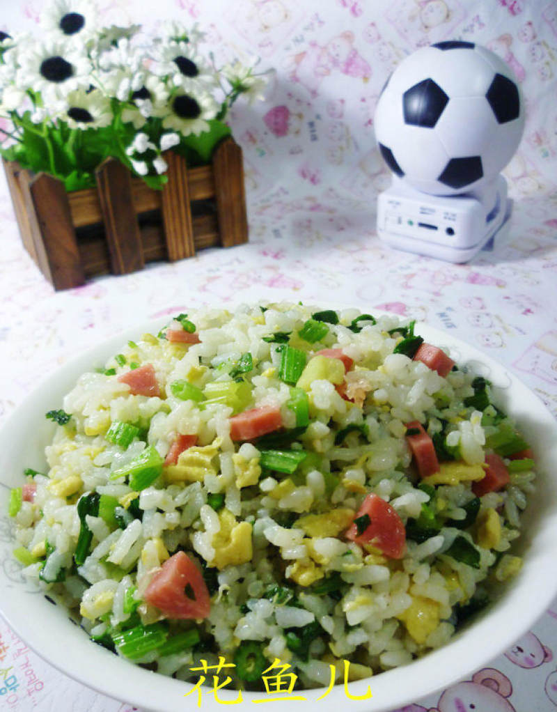 烤香肠香芹鸡蛋炒饭的做法