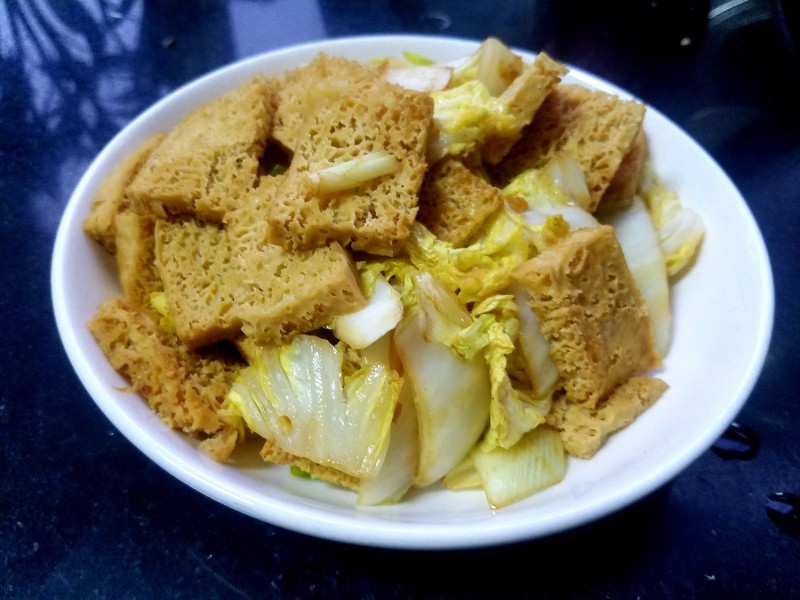 冻豆腐炒娃娃菜的做法